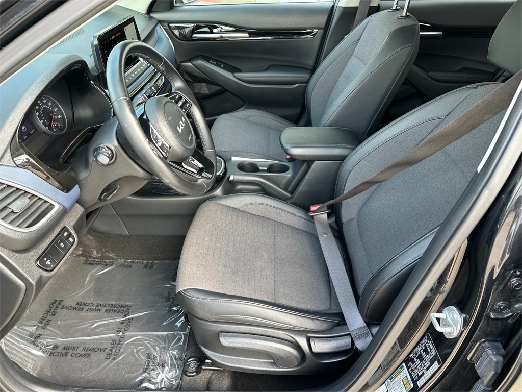 2022 Kia Seltos Nightfall Edition photo 10