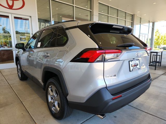 2025 Toyota RAV4 Hybrid LE photo 5
