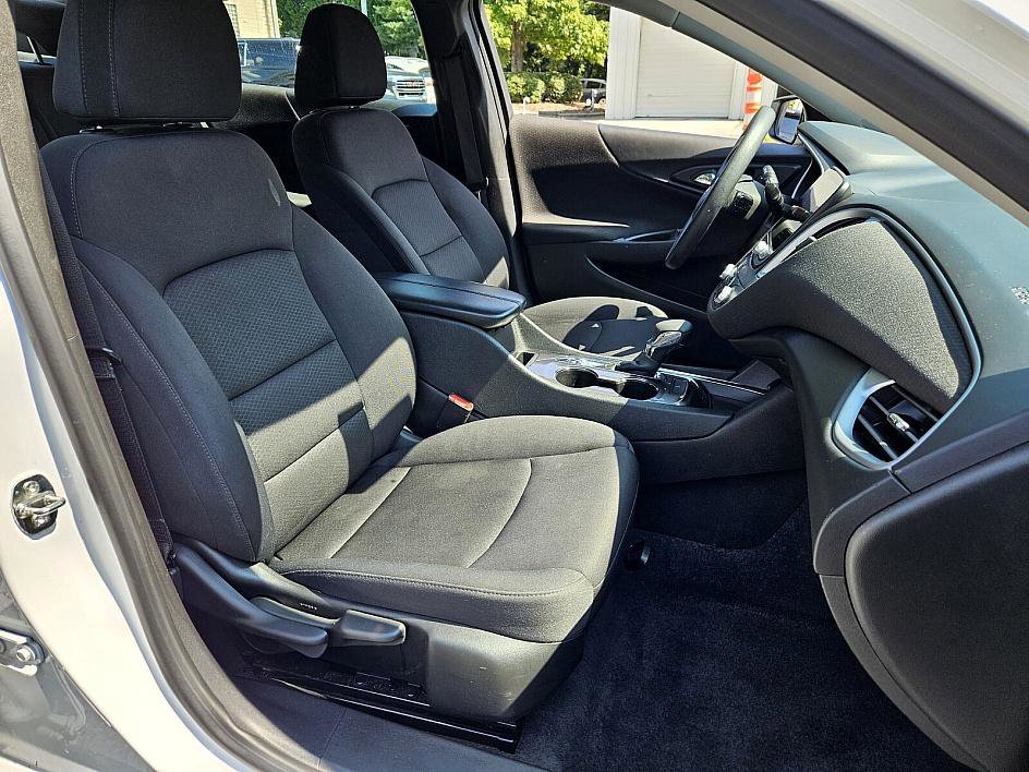 2023 Chevrolet Malibu 1LT photo 14