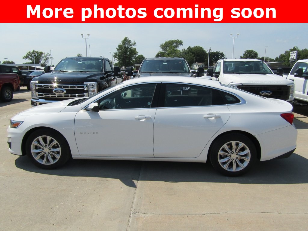 2023 Chevrolet Malibu 1LT photo 2