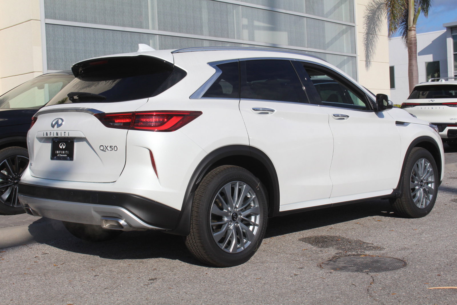 2025 Infiniti QX50 Luxe photo 6
