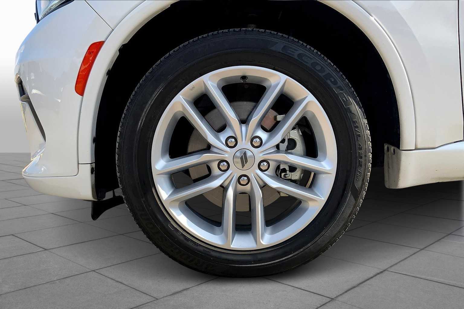 2023 Dodge Durango GT Plus photo 6