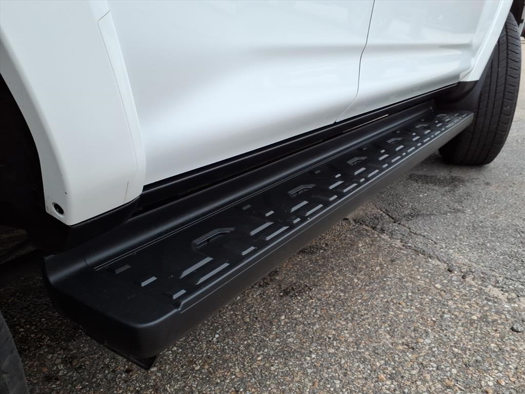 2024 Toyota 4Runner SR5 photo 2