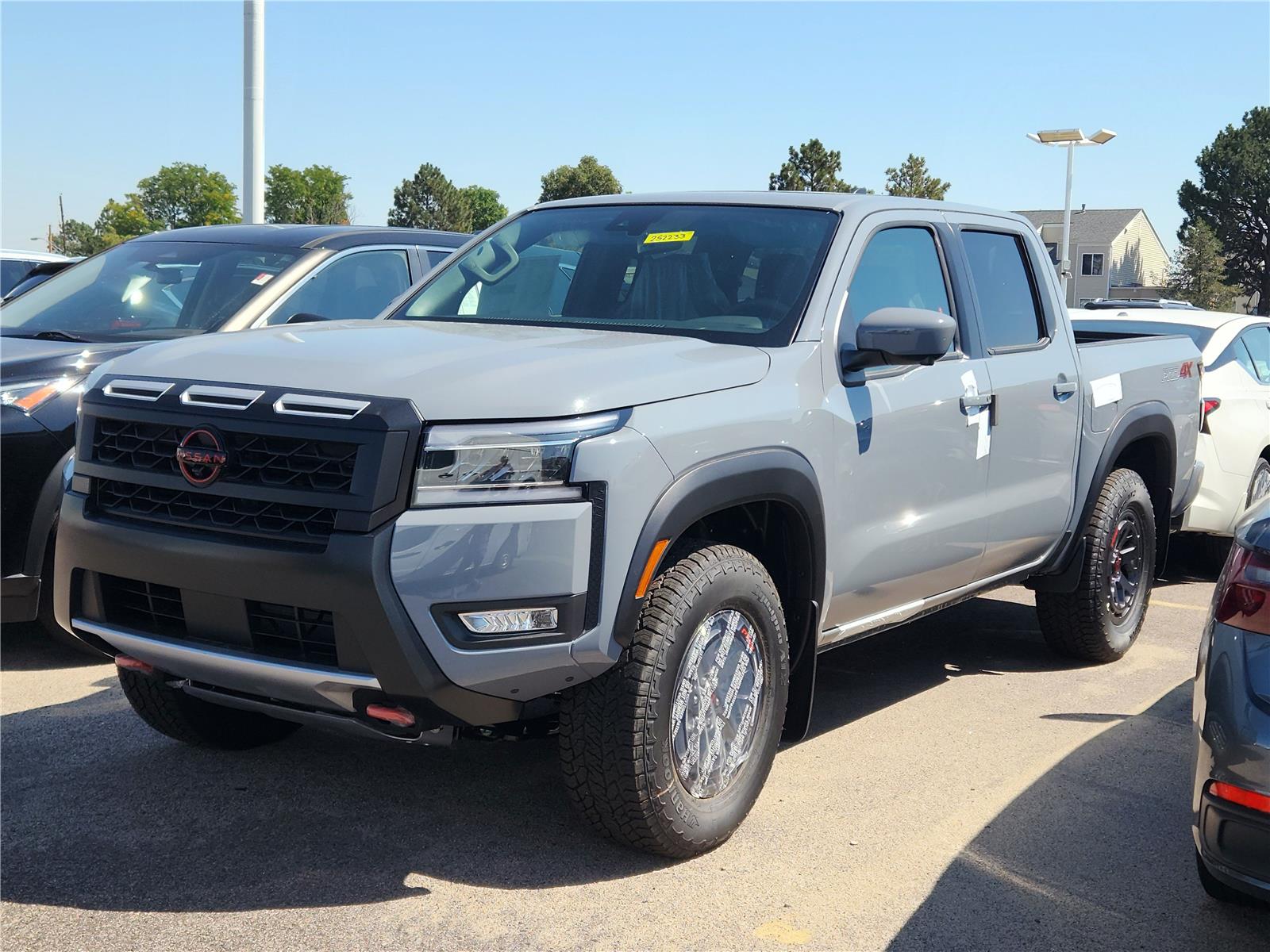 2025 Nissan Frontier Crew Cab PRO-4X photo 3