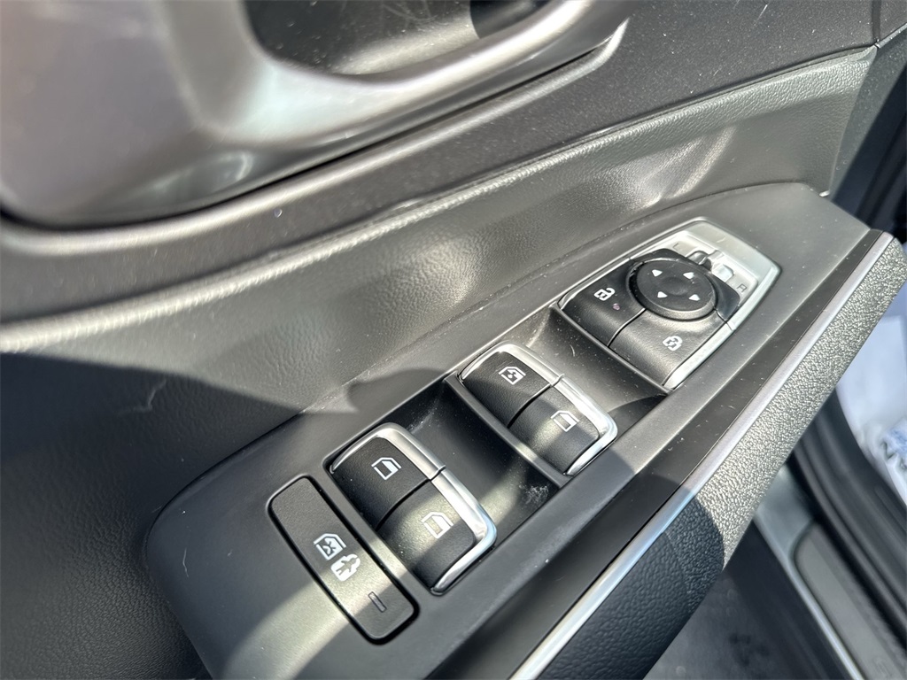 2025 Kia Sorento LX photo 18