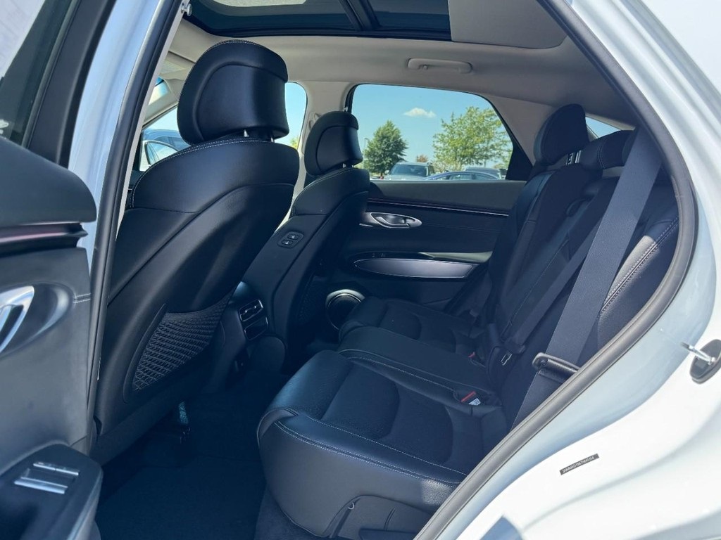 2026 Genesis GV70 2.5T Select photo 7