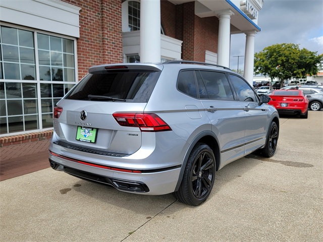2023 Volkswagen Tiguan SE R-Line Black photo 5