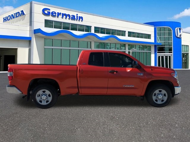 2017 Toyota Tundra SR5 photo 2