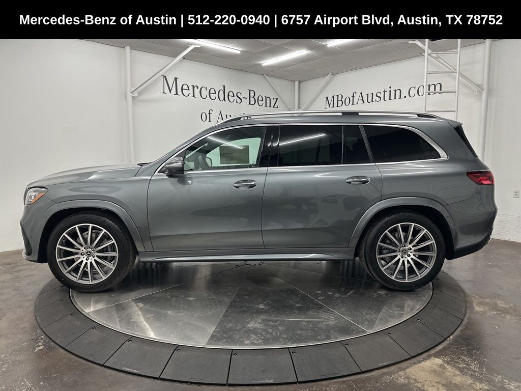 2025 Mercedes Benz GLS 450 4MATIC photo 4