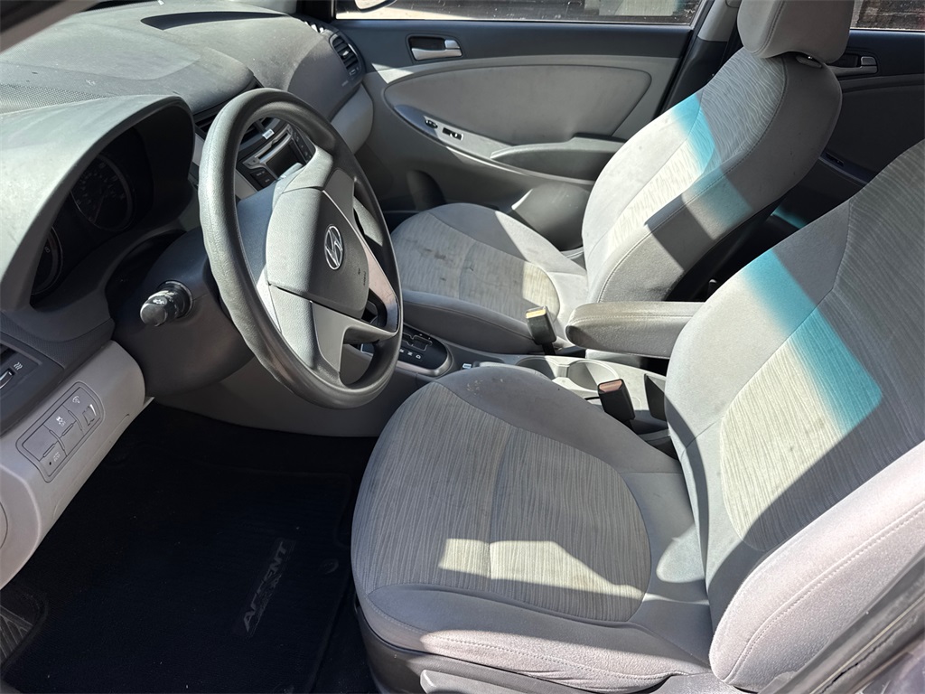 2016 Hyundai Accent SE photo 4