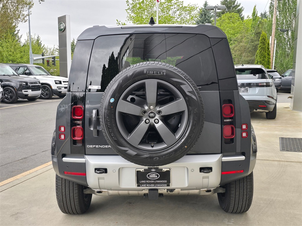 2025 Land Rover Defender 110 S photo 6