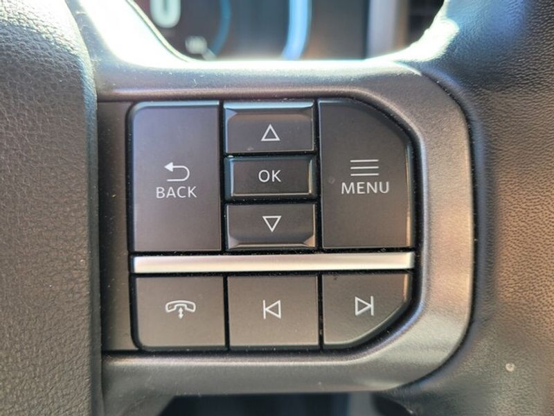 2023 Ford F-150 Lariat photo 25
