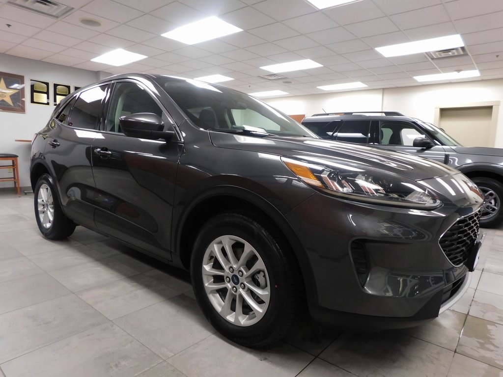 2020 Ford Escape SE photo 4