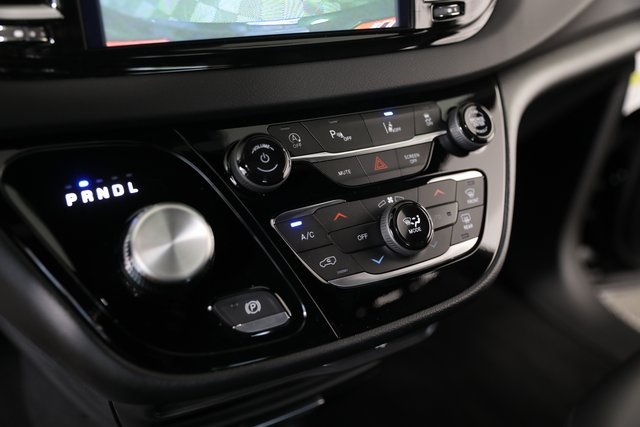2026 Chrysler Voyager LX photo 9