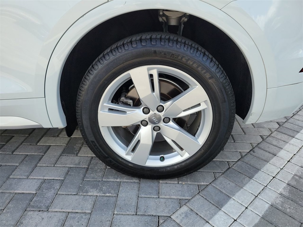 2019 Audi Q5 2.0T Premium Plus photo 9