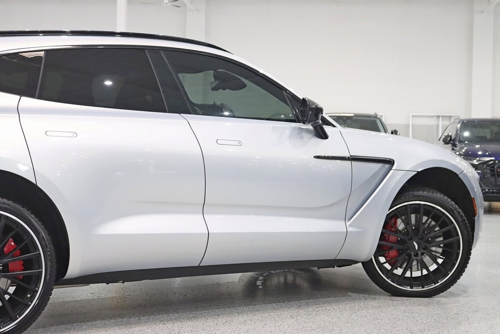 2022 Aston Martin DBX AM8 photo 11