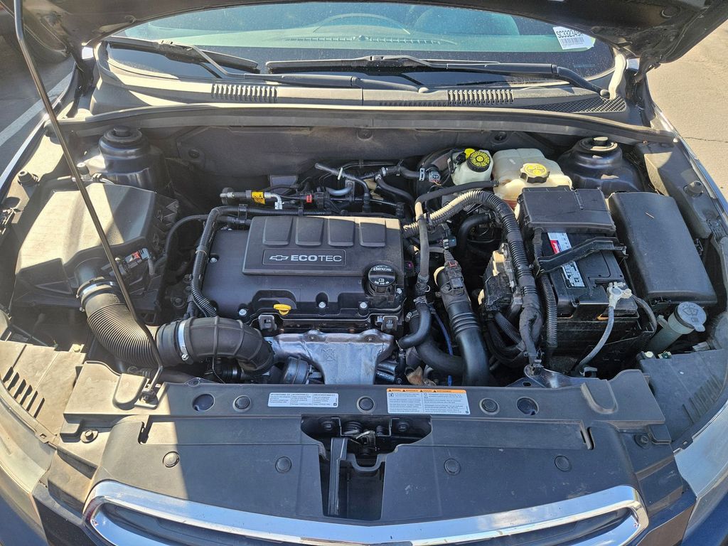 2015 Chevrolet Cruze LT photo 33