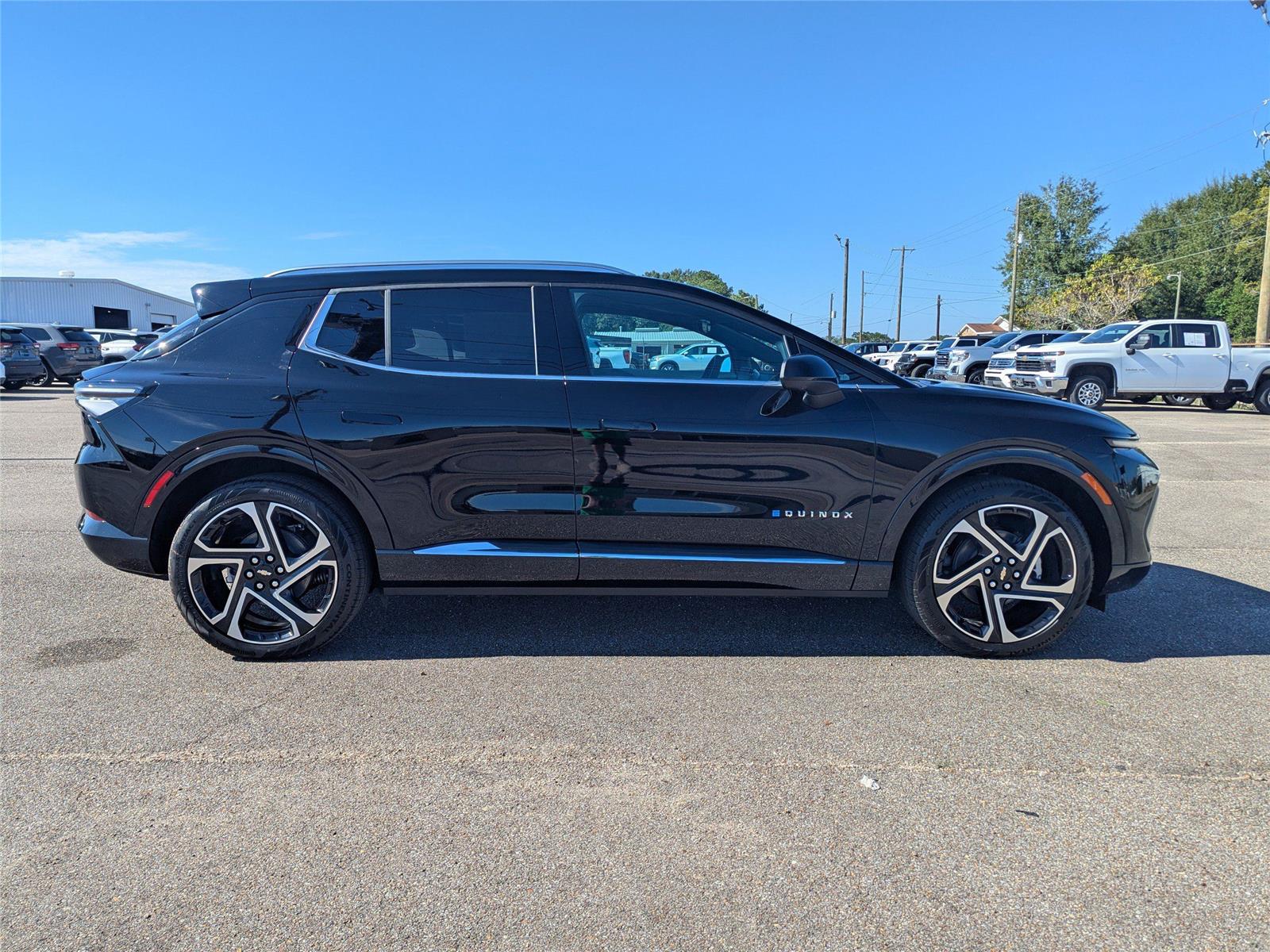2026 Chevrolet Equinox EV 1LT photo 2