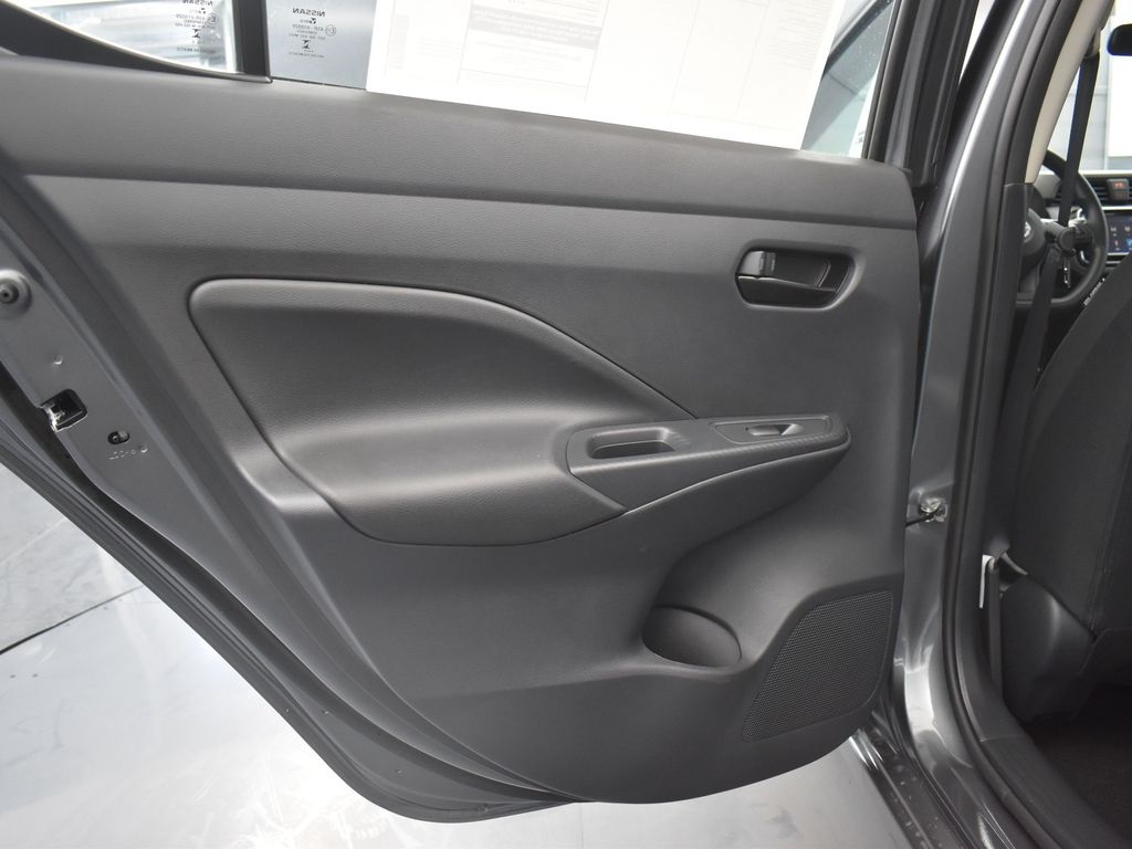 2025 Nissan Versa 1.6 S photo 14