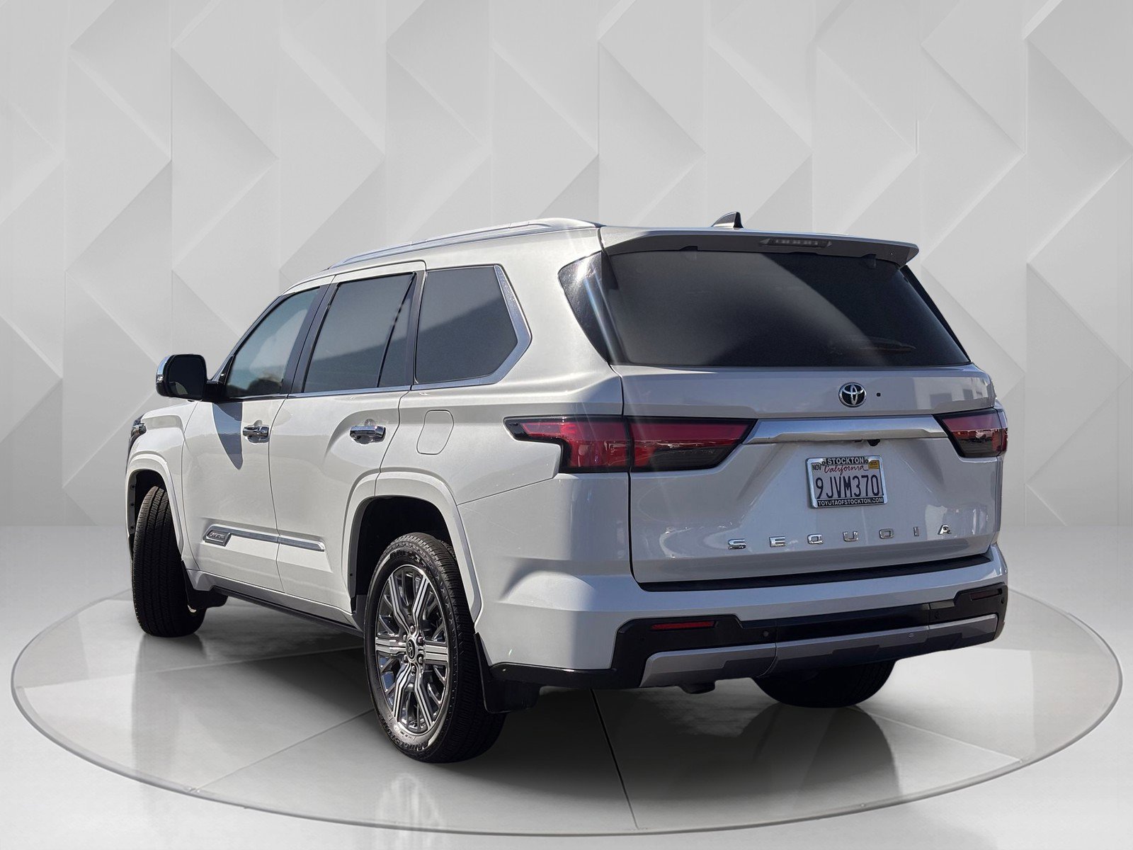 2024 Toyota Sequoia Capstone photo 2