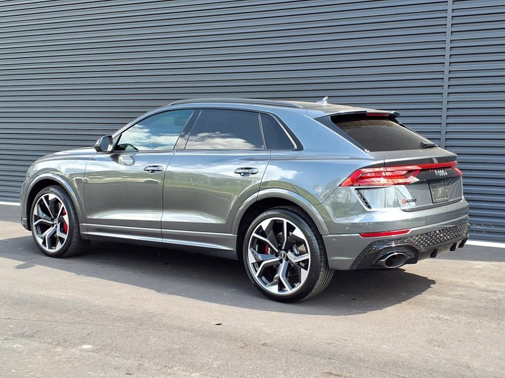 2022 Audi RS Q8 photo 3