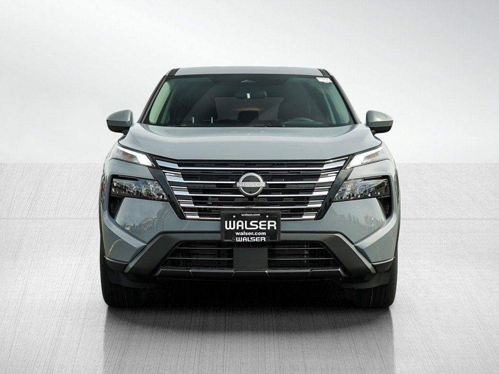 2026 Nissan Rogue SV photo 2