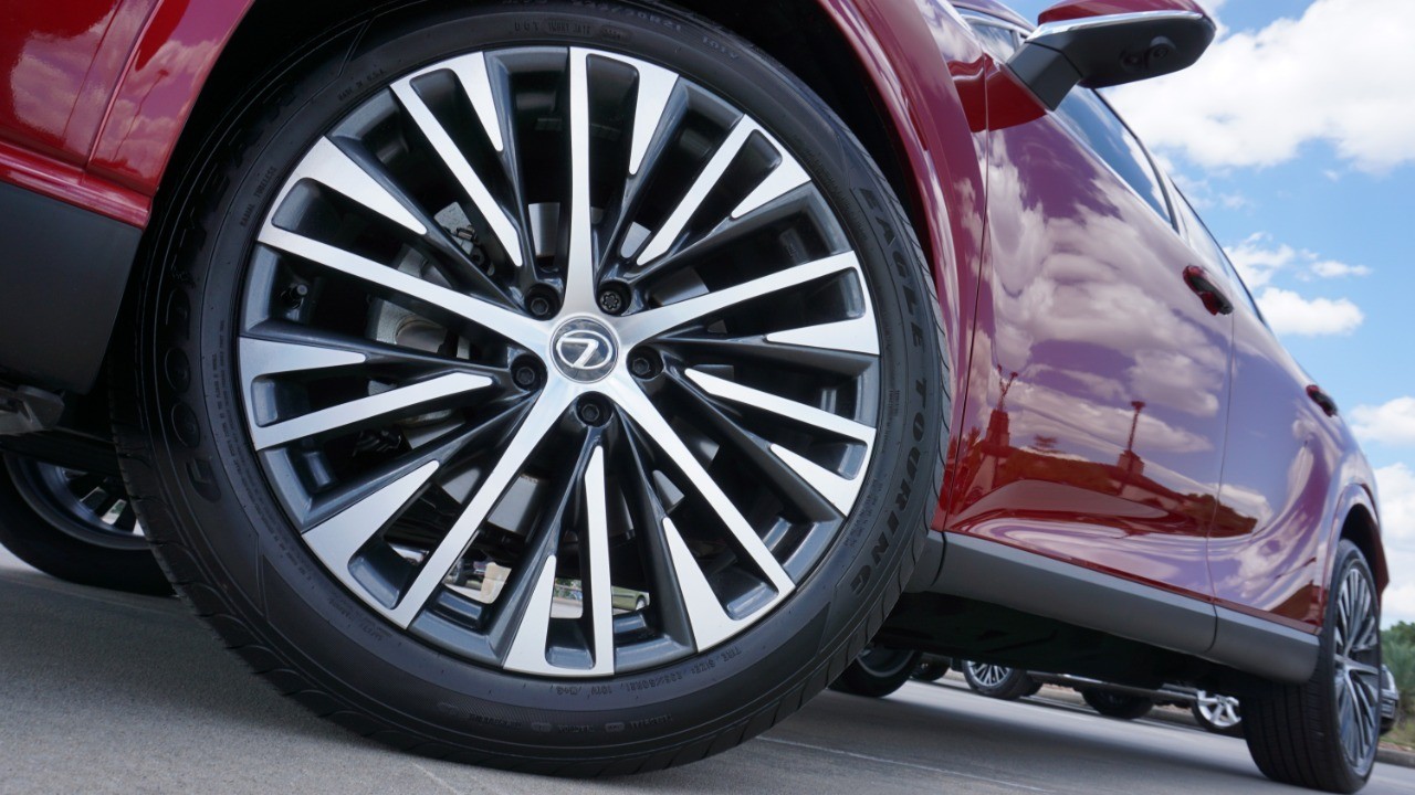 2024 Lexus RX 350 Premium photo 11