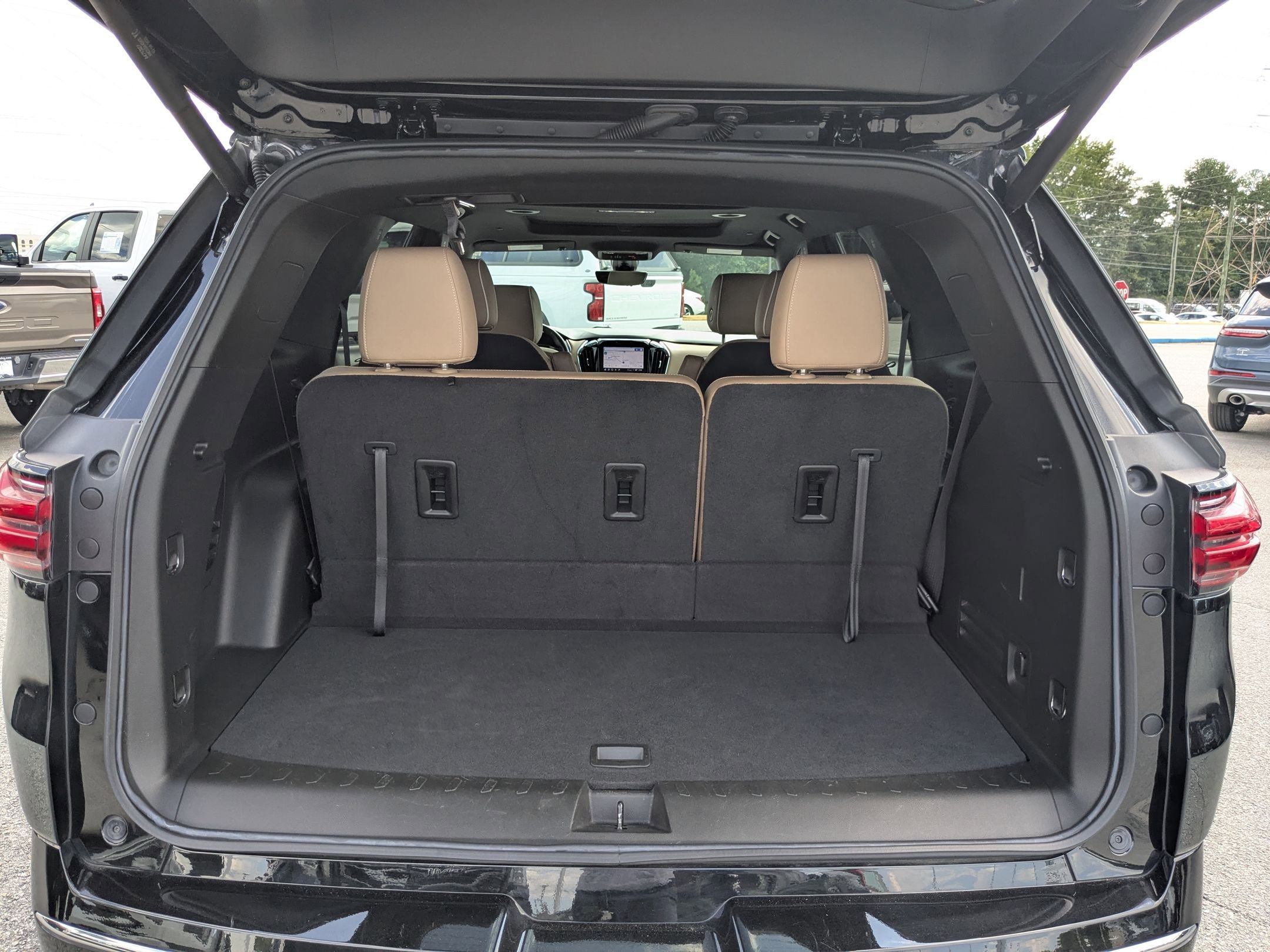 2023 Chevrolet Traverse Premier photo 24