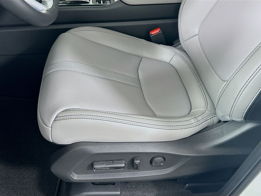 2025 Honda Pilot Touring photo 19