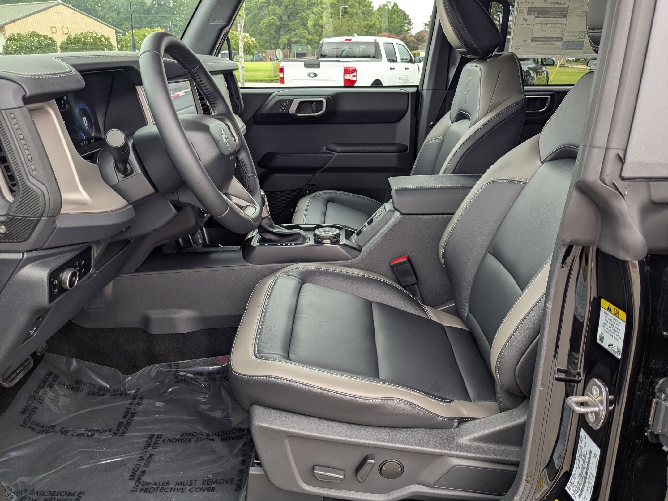 2025 Ford Bronco Outer Banks photo 12