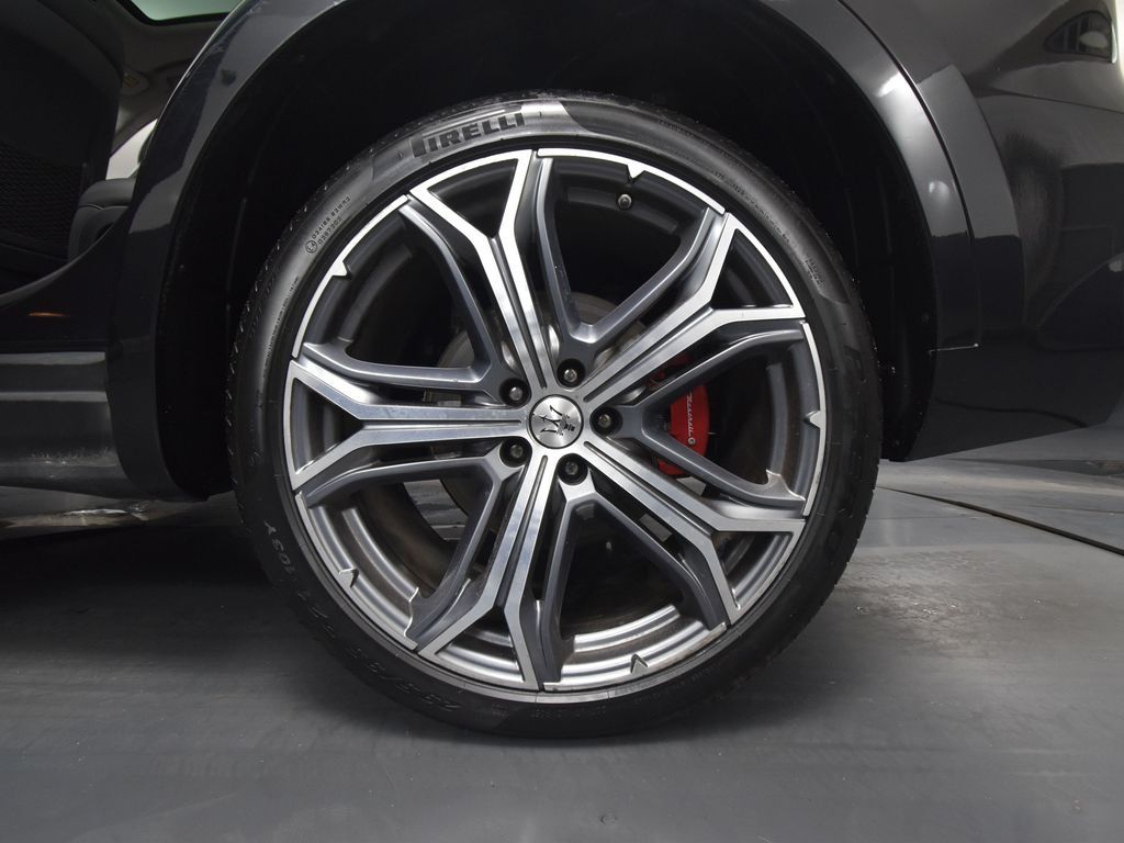 2020 Maserati Levante GTS photo 9