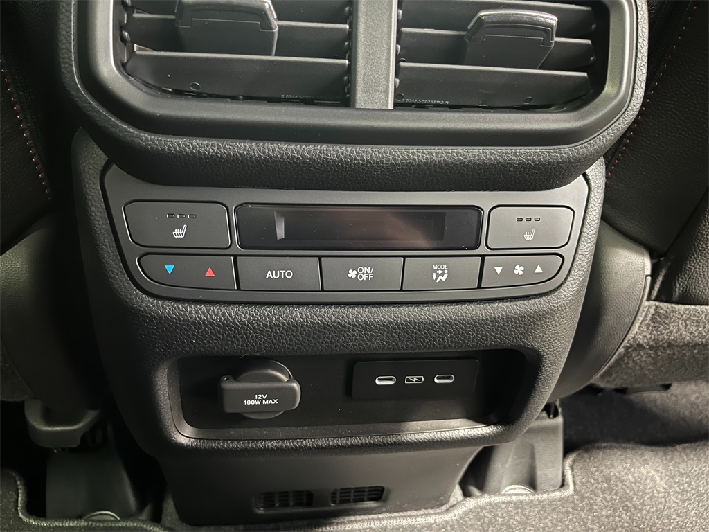 2025 Honda Ridgeline Black Edition photo 15