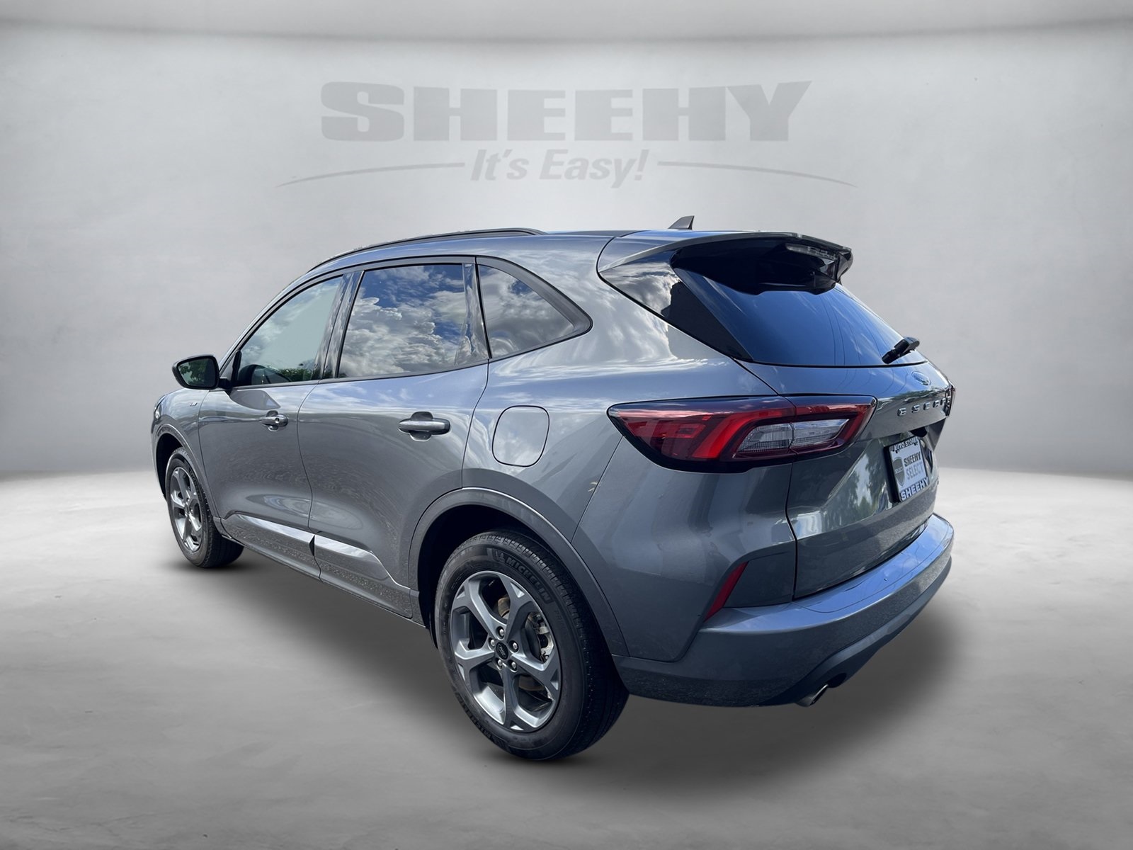 2024 Ford Escape ST-Line photo 6