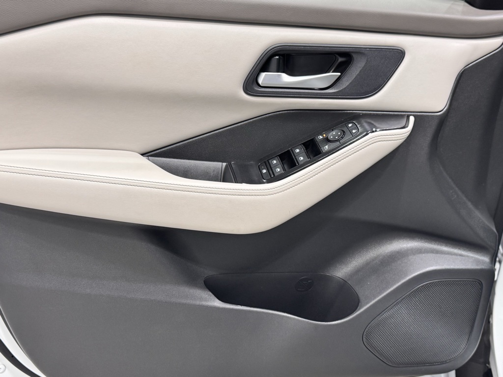 2025 Nissan Rogue SV AWD photo 18