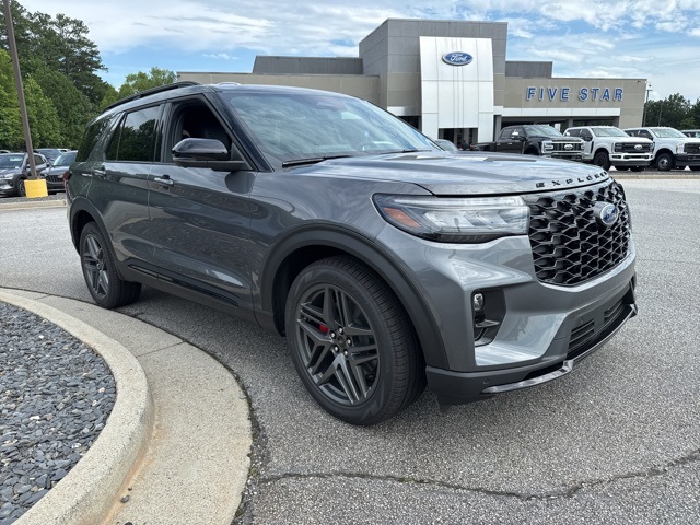 2025 Ford Explorer ST photo 2