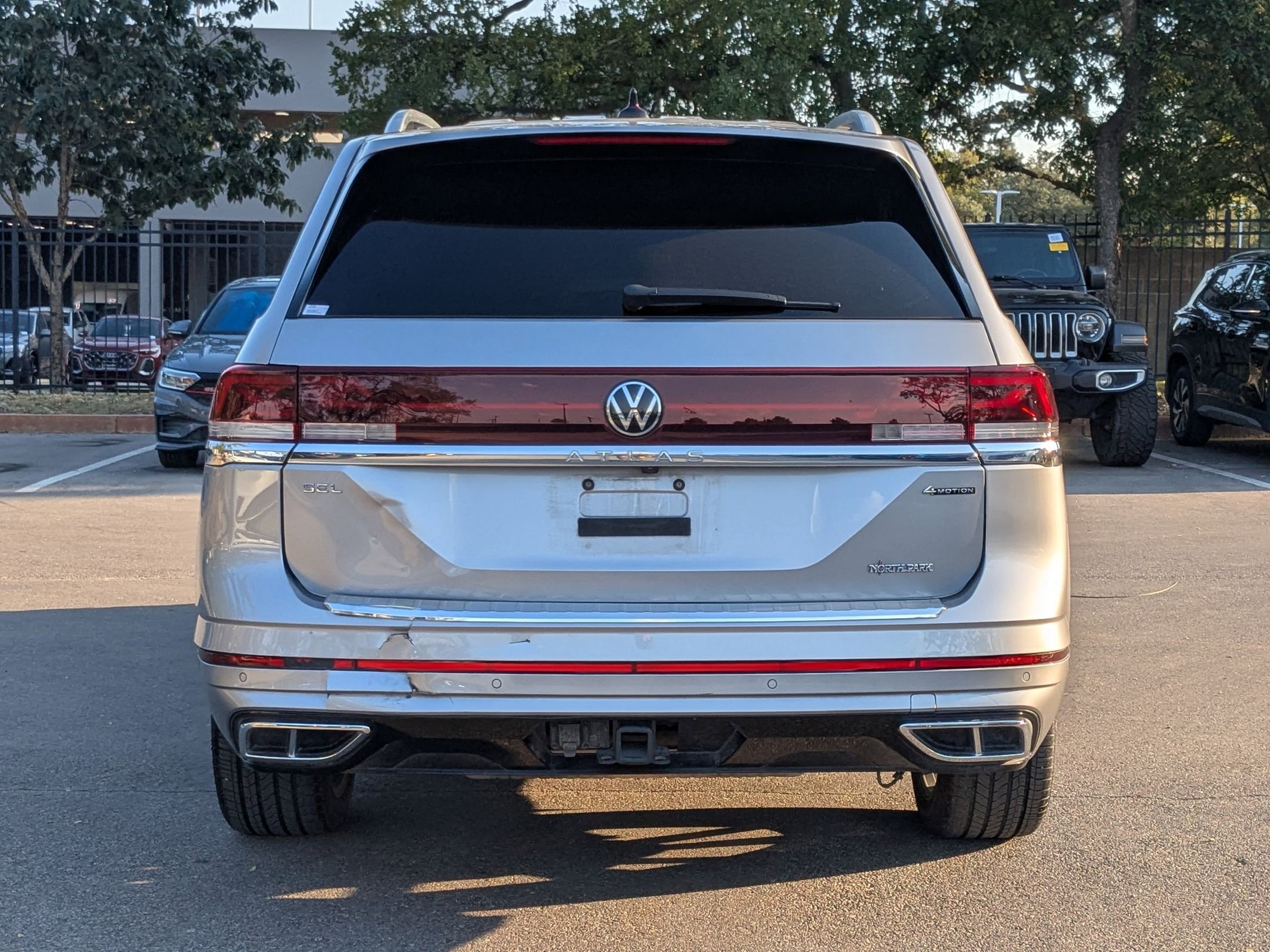 2024 Volkswagen Atlas SEL Premium R-Line photo 3