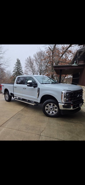 2025 Ford F-250 Super Duty Lariat's photo