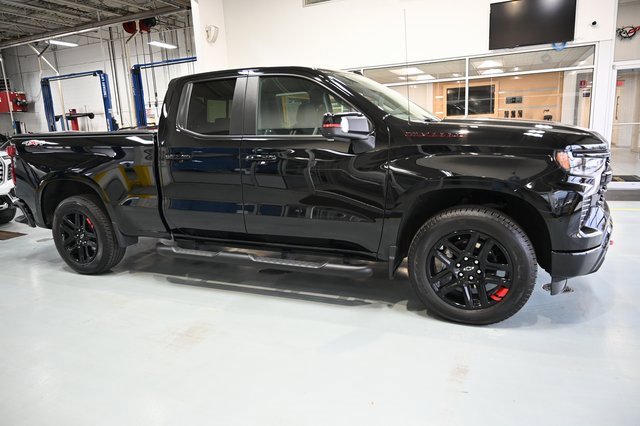 2024 Chevrolet Silverado RST photo 4
