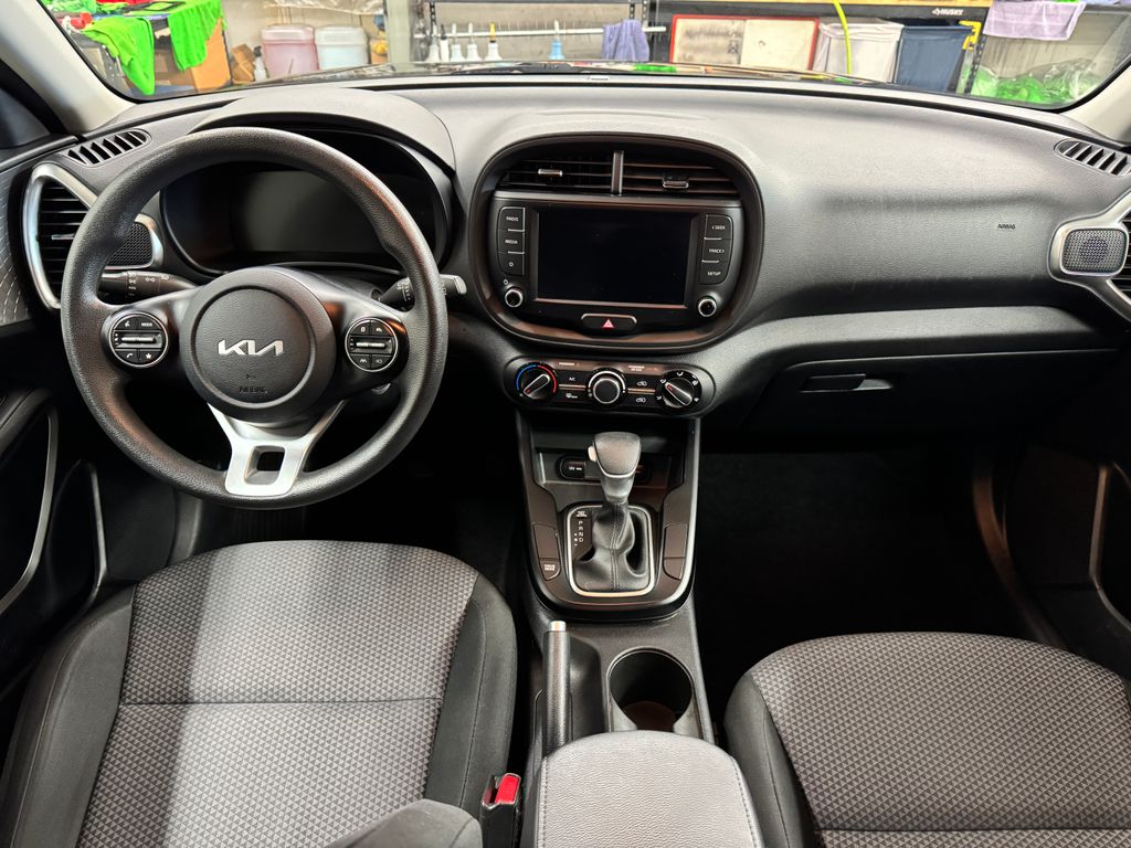2023 Kia Soul LX photo 13