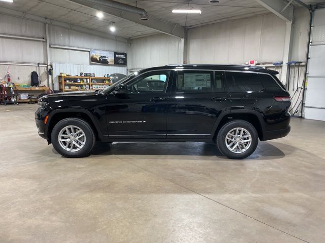 2025 Jeep Grand Cherokee Laredo photo 5