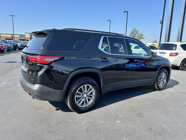 2023 Chevrolet Traverse 1LT photo 2