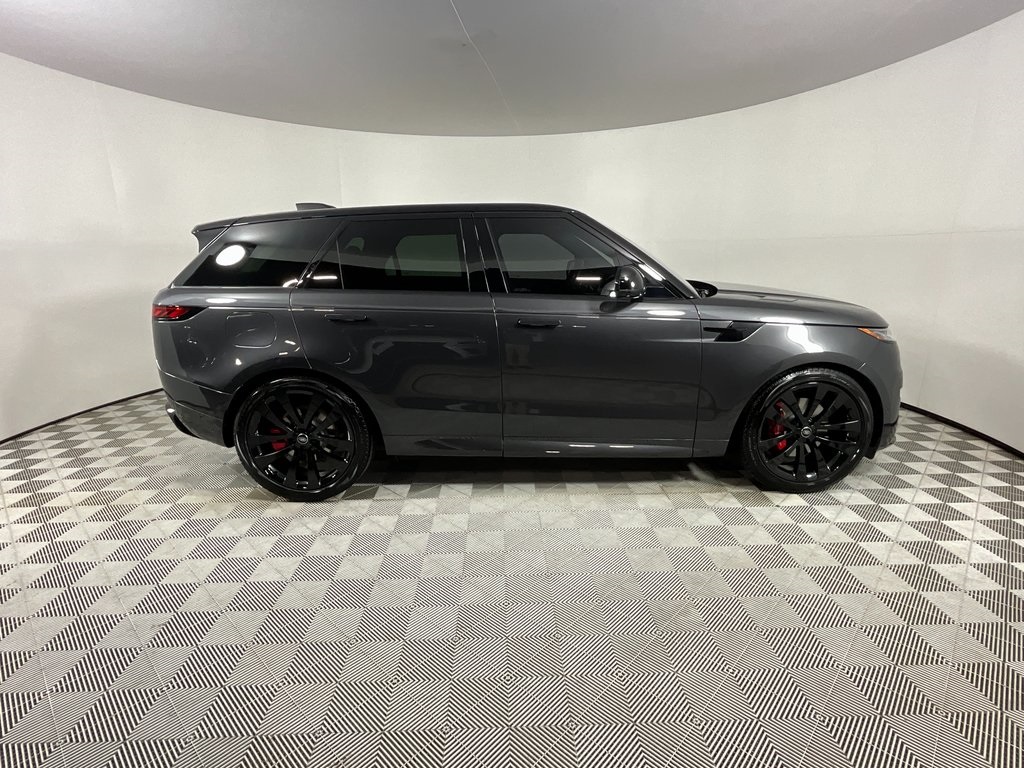 2023 Land Rover Range Rover Sport SE photo 4