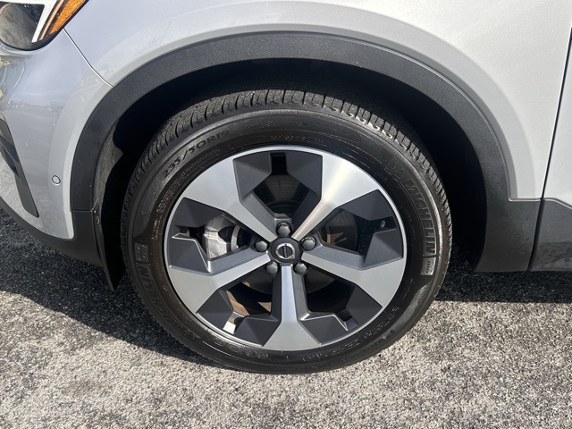 2023 Volvo XC40 Plus photo 18