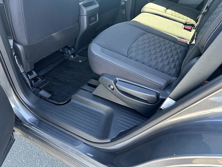 2024 Nissan Pathfinder S photo 15