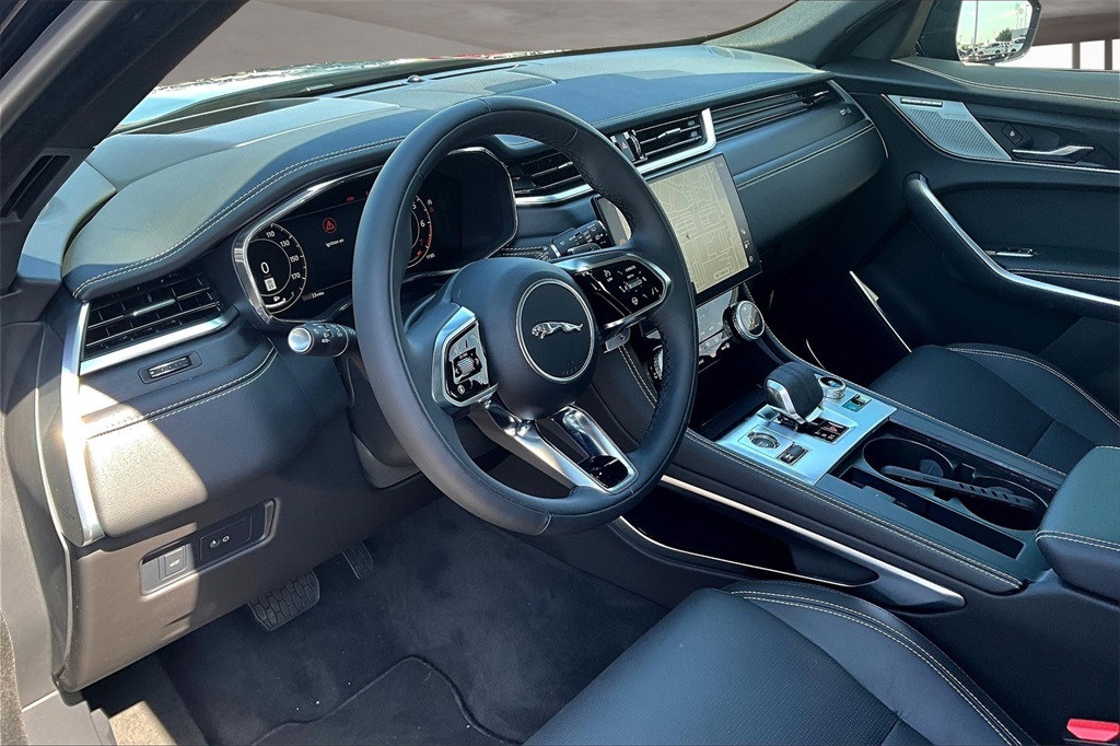 2026 Jaguar F-PACE P400 R-Dynamic S photo 3