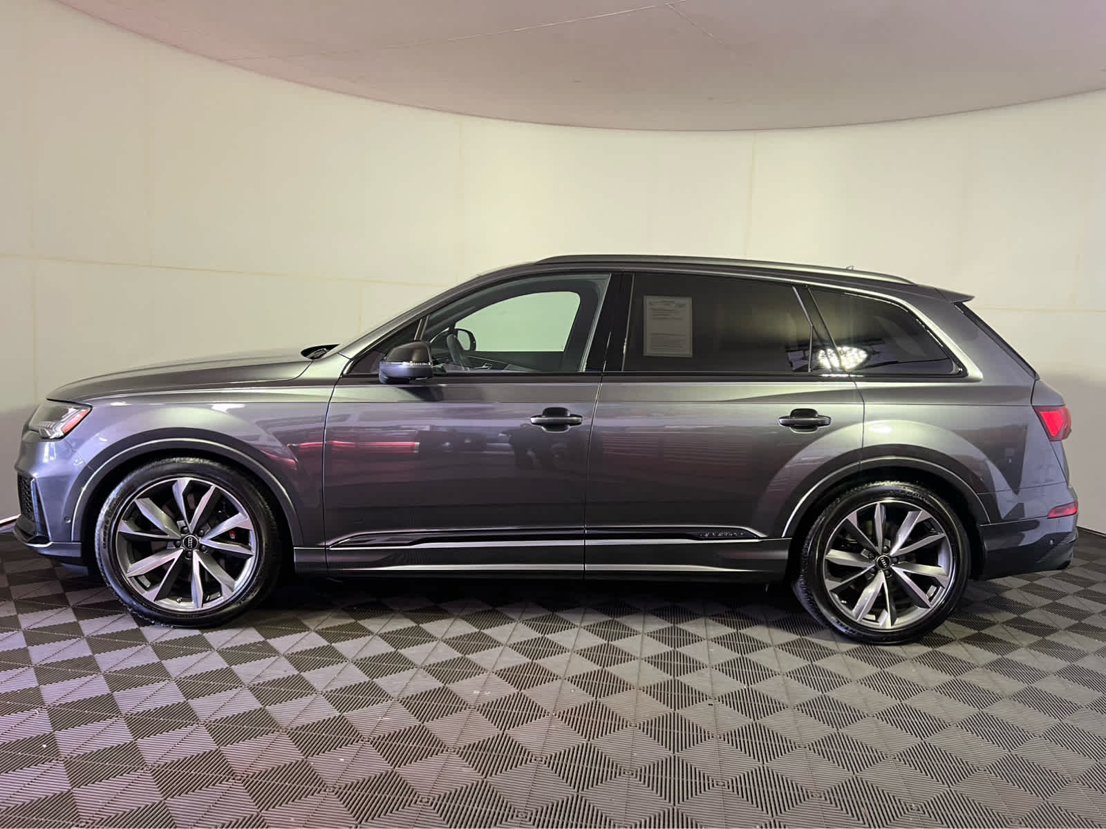 2023 Audi SQ7 Prestige photo 4