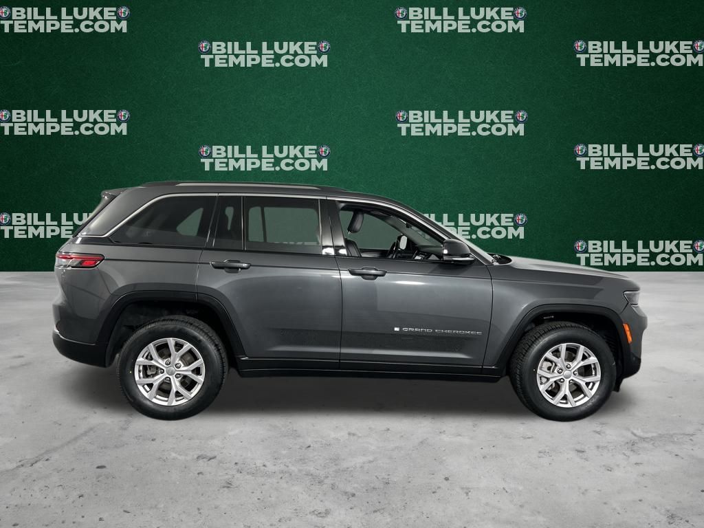 2022 Jeep Grand Cherokee Limited photo 2
