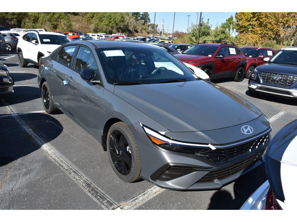 2026 Hyundai Elantra SEL Sport photo 2