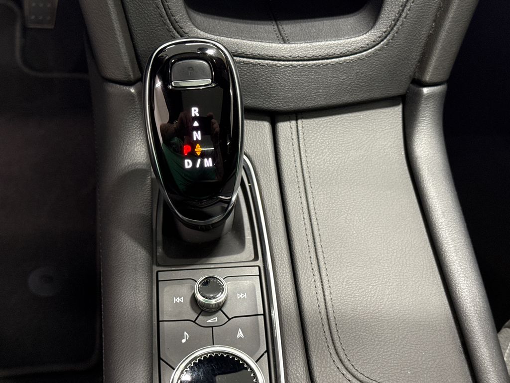 2025 Cadillac XT6 Premium Luxury photo 25