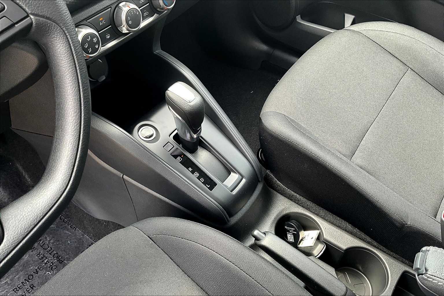2025 Nissan Kicks Play S photo 11